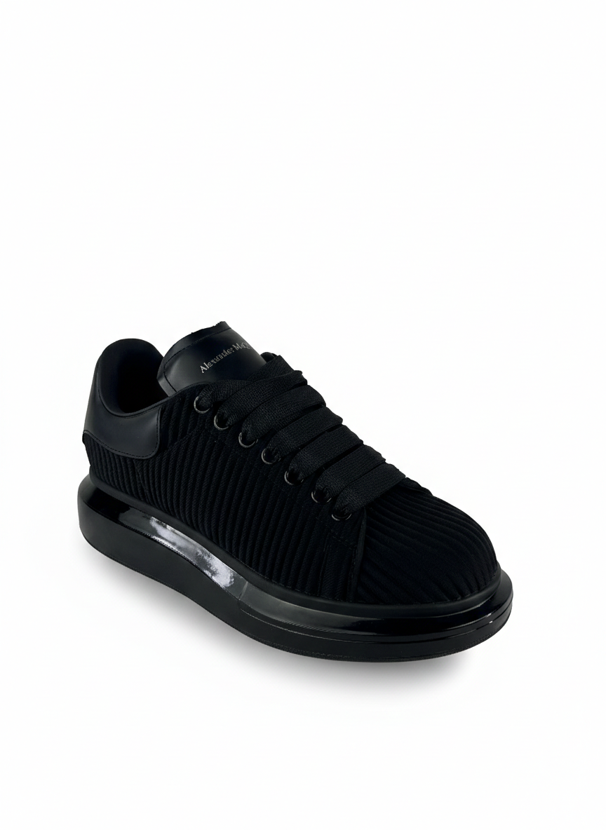 ALEXANDER MCQUEEN LARRY ALL BLACK SNEAKER – Mega Store